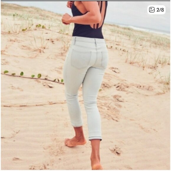 Athleta Sculpt Skinny Cropped Jeans Glacier Wash Size 4 - Picture 3 of 14